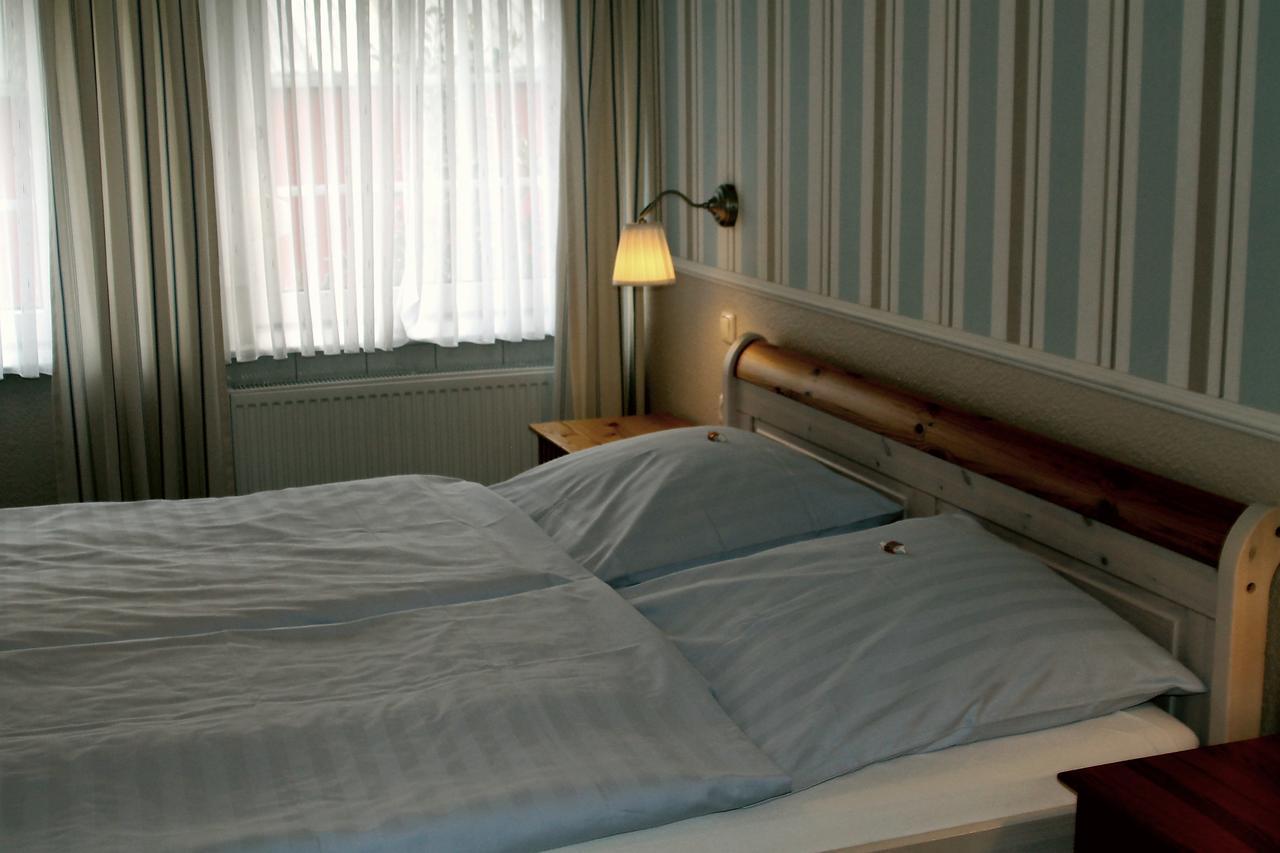 Karstens Gasthof Nordhastedt Exteriör bild