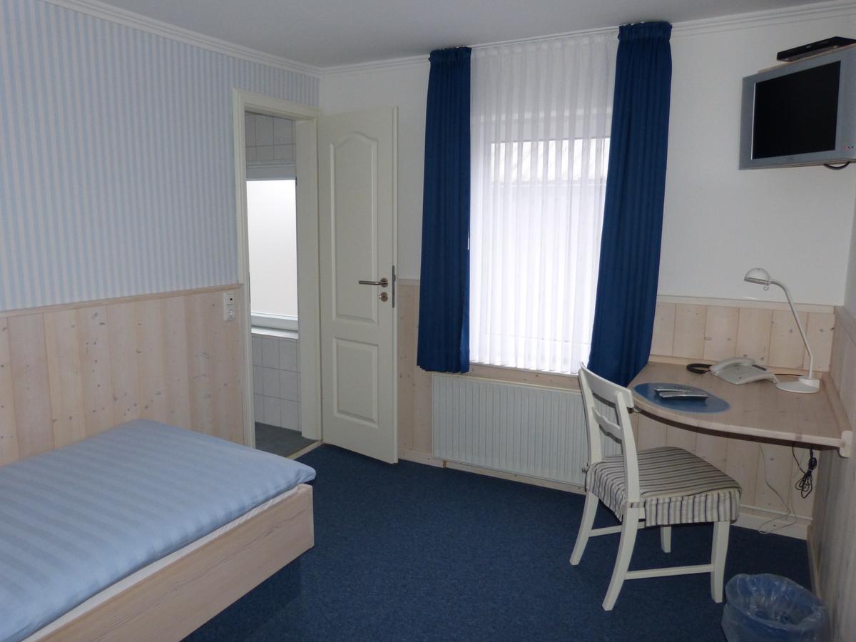 Karstens Gasthof Nordhastedt Exteriör bild